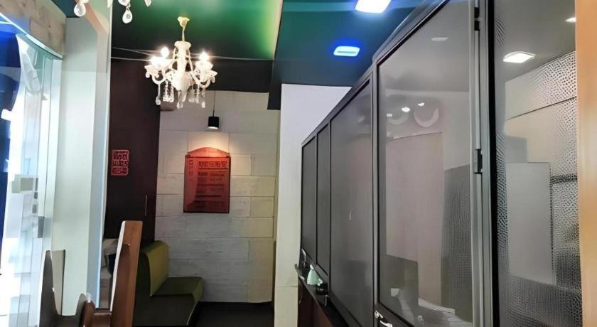 900 Inn Bintulu Exterior photo